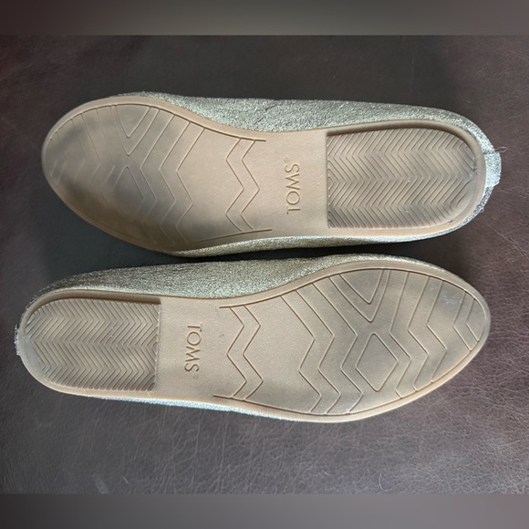 TOMS Women's Gold Glitter Ballet Flats - Size 8 - Picture 5 of 7